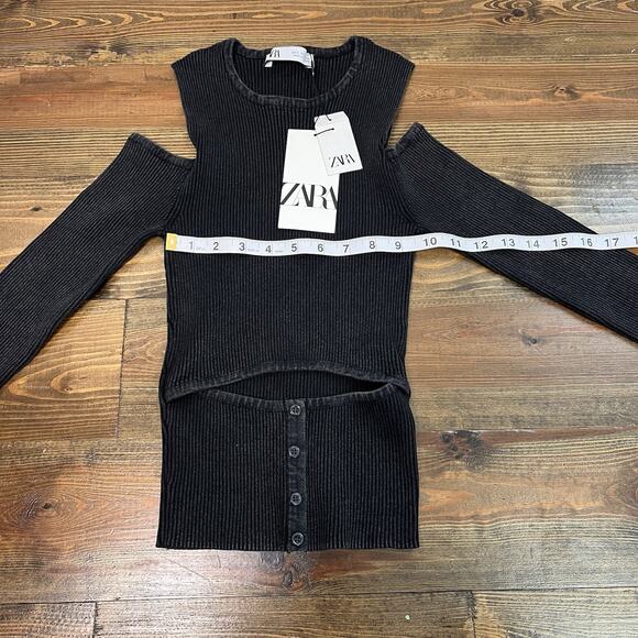 NWT Zara Acid Wash Cutout Long Sleeve Knit Top Size Small - Picture 4 of 7